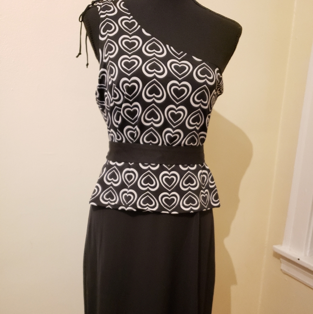Frederick's of Hollywood – One Shoulder black/white dress